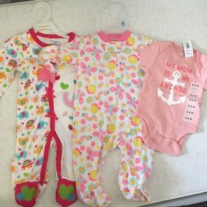 0-3 Mos Lot of 3 Baby Girl Body Suits and Onesie